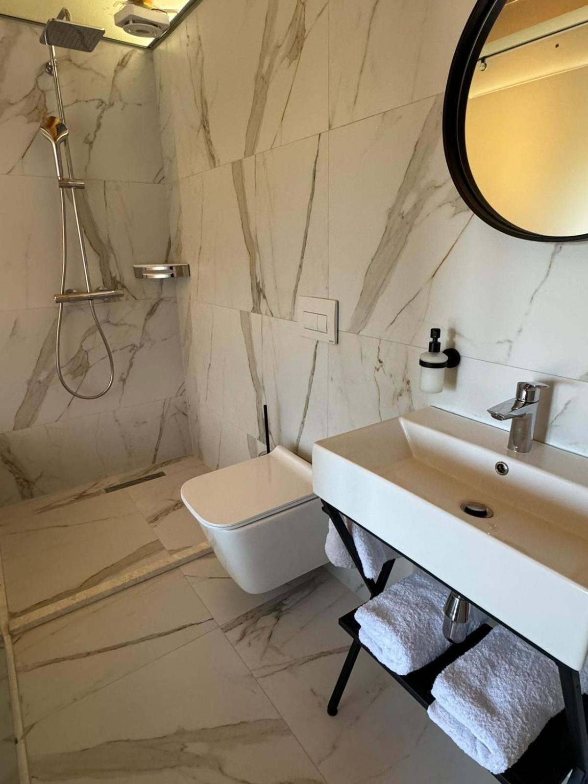 Guesthouse Marku - Mrizi I Zanave Fishte Buitenkant foto