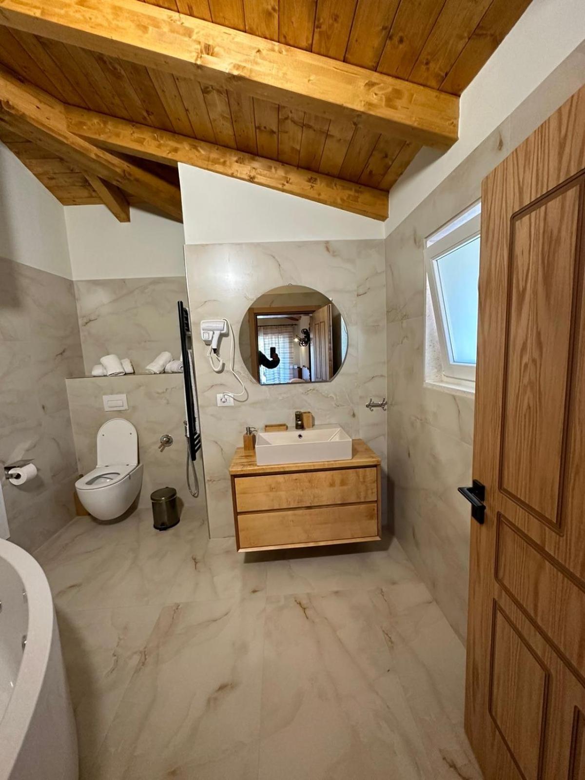 Guesthouse Marku - Mrizi I Zanave Fishte Buitenkant foto